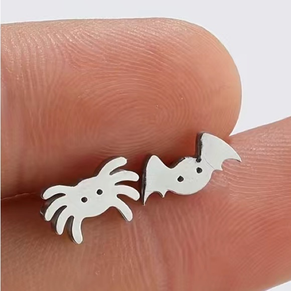 Spider & Bat Stud Halloween Earrings - Picture 1 of 5